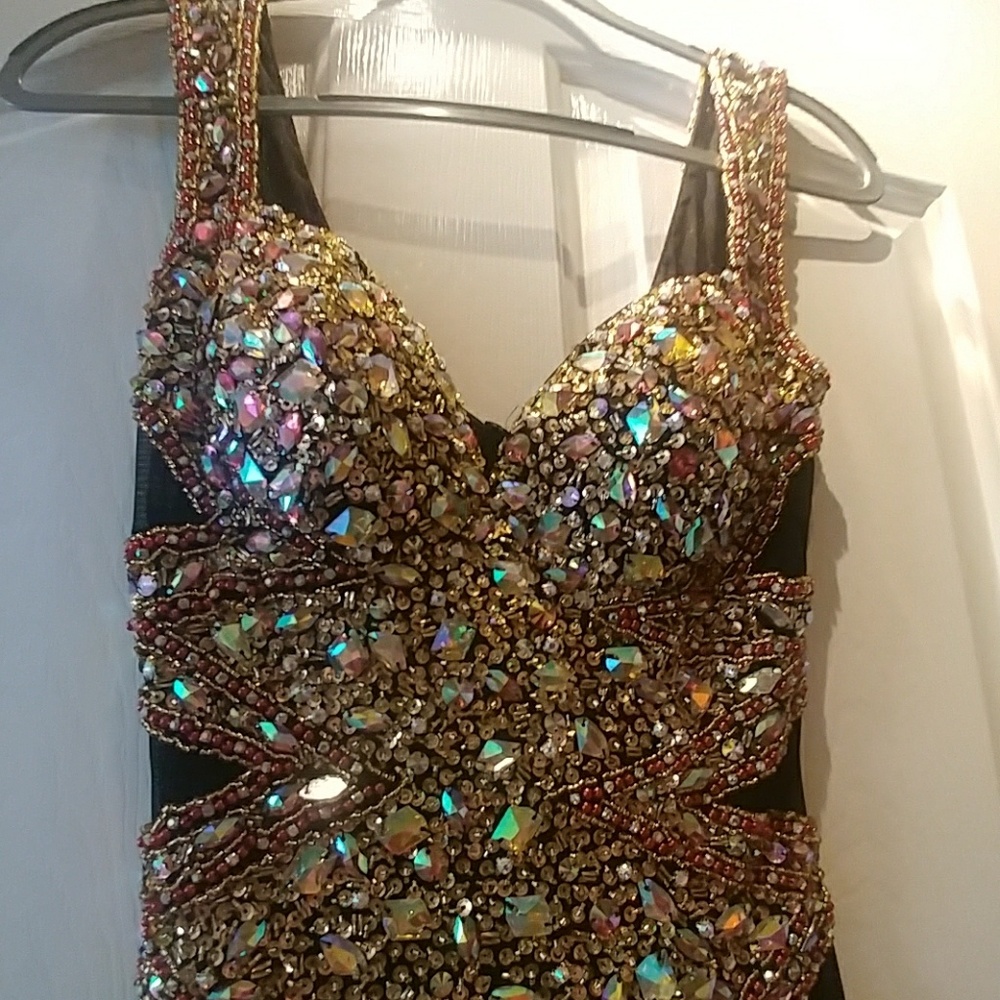 Prom gown - Picture 3 of 7